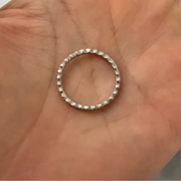 Solid white gold ring - Picture 2 of 4